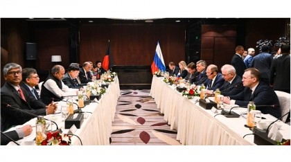 Momen-Lavrov meeting underway 