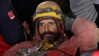Ailing US explorer rescued after nine days in Turkish cave