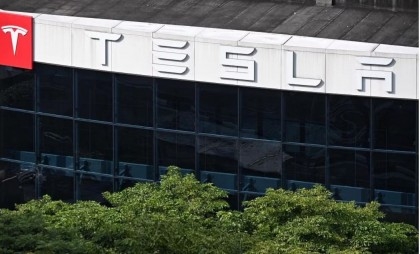 S’pore-based major Tesla investor, who wanted Musk out as CEO, backs firm’s latest bot tech

