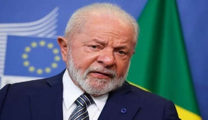 Lula undergoes surgery 'without complications'