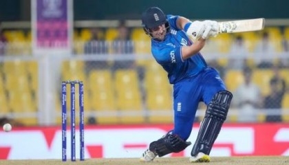 England defeat Bangladesh by 4 wickets
