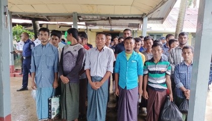 29 Bangladeshi citizens return home from Myanmar