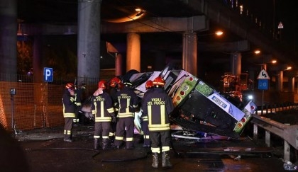 21 killed after bus falls from Venice bridge and catches fire
