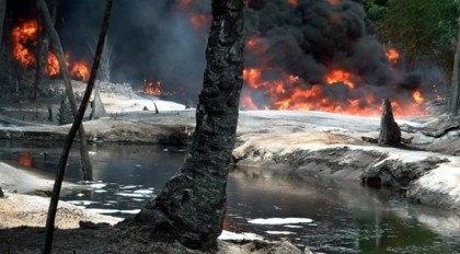 At least 18 die in illegal refinery blaze in Nigeria
