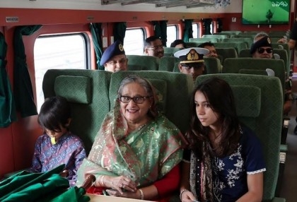 PM crosses Padma River by train
