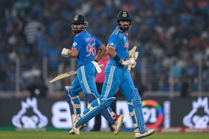 Rohit hits 86 as India hand Pakistan seven-wicket World Cup rout


