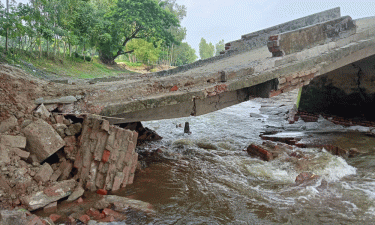 Gidari Bridge in Ulipur collapses, sufferings on
