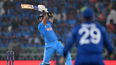 Willey helps England limit India to 229-9 at World Cup