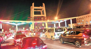 Thousands flock to Bangabandhu Tunnel at weekend