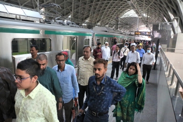 Metro rail crowded with commuters