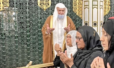 PM performs Umrah in Makkah