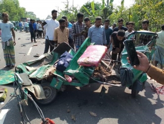 7 of a family killed in Chattogram road accident