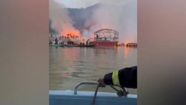 Houseboat fire in India’s Kashmir kills 3 Bangladeshis