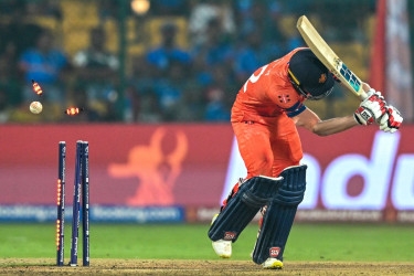 India beat Netherlands by 160 runs in World Cup