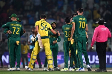 Australia beat South Africa to set up World Cup final with India