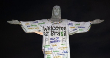 Rio's Christ statue welcomes Taylor Swift with open arms