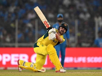 Australia wobble in pursuit of World Cup final victory
