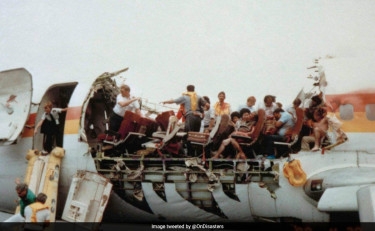 The Miracle Story Of How A US Plane Landed Safely After Losing Its Roof Mid-Flight