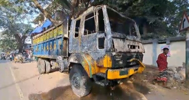 Driver burnt after truck set on fire in Gazipur