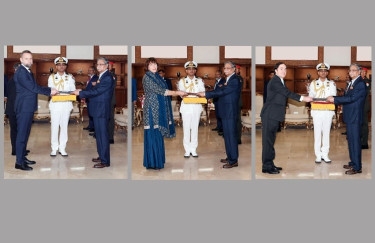President receives credentials of envoys from 3 countries