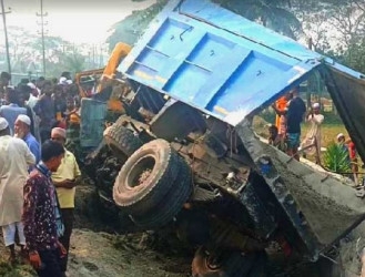 Train ploughs into truck in Mymensingh; 4 killed
