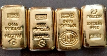 Physician among 2 arrested with 4 gold bars at Ctg airport