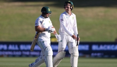 All-rounders lead South Africa fightback to 220-6 in second Test