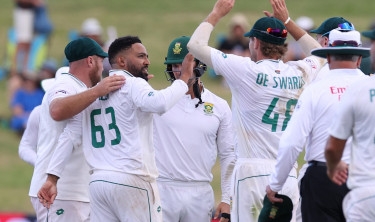 Piedt grabs five wickets as South Africa take second Test lead