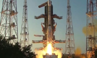 India successfully launches weather satellite