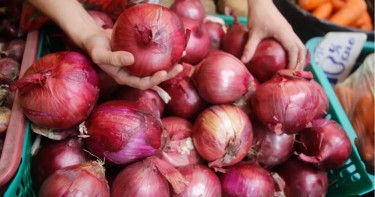 Price ease in sight as 50,000tn Indian onions to arrive before Ramadan