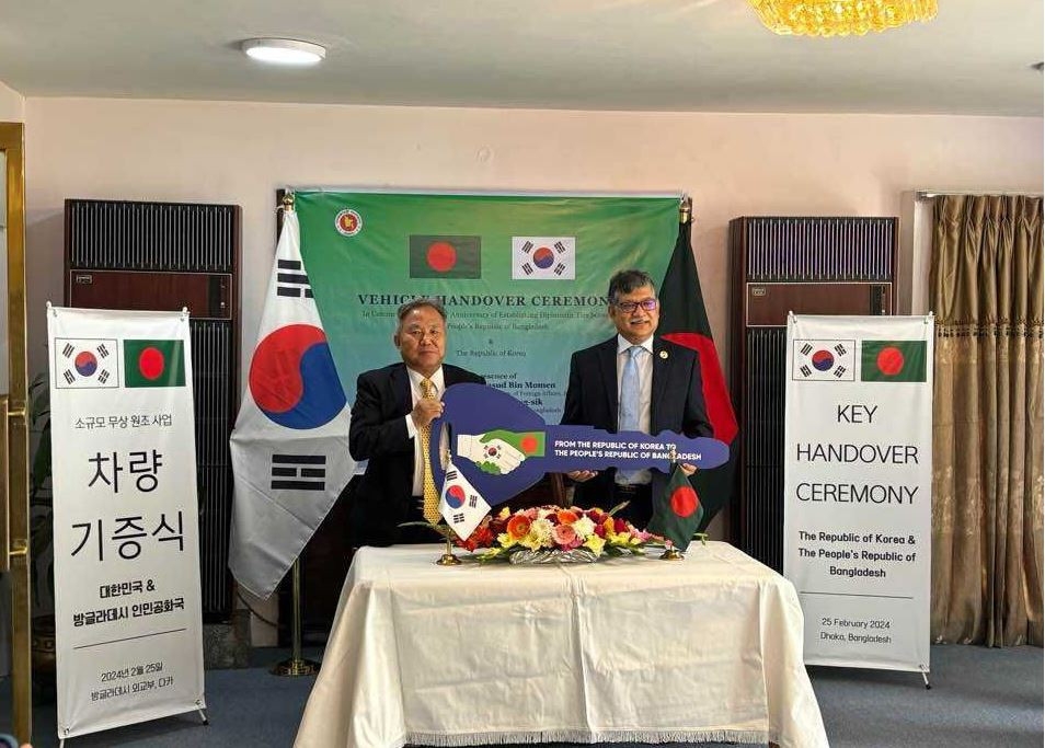 Korea provides 7 protocol vehicles to Bangladesh in respect of long-standing friendship
