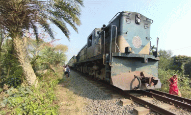 Dhaka-Tangail rail communication snapped
