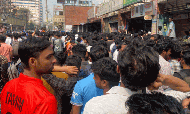 BPL Final Fever: Ticket frenzy hits Dhaka as fans jostle for a seat