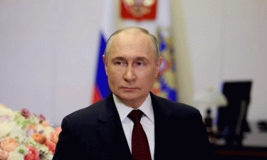 Putin hails Russian women on Int’l Women's Day