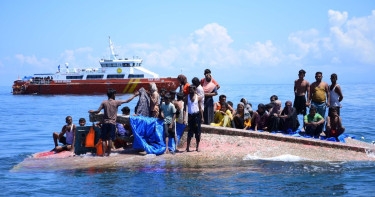 Indonesia rescuers save 69 Rohingyas at sea