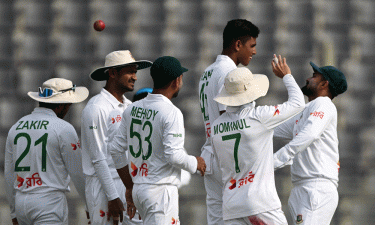 Sri Lanka 280 all out against Bangladesh in first Test