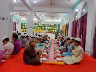 Keraniganj people happy with Bashundhara’s iftar