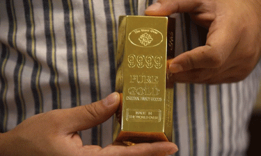 Gold hits fresh record above $2,300