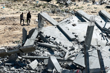 Israel pulls forces from southern Gaza, ceasefire talks to resume