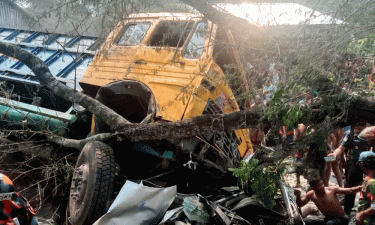 12 killed when a truck hits auto-rickshaw, private car in Jhalakathi
