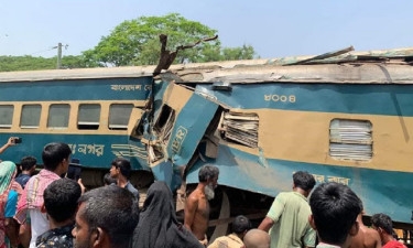 Four injured as two trains collide head-on in Gazipur