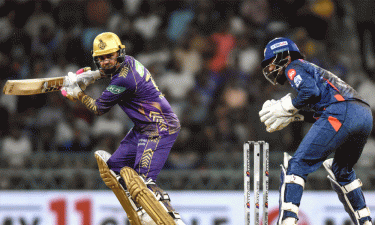 Sunil Narine powers clinical KKR to top of IPL